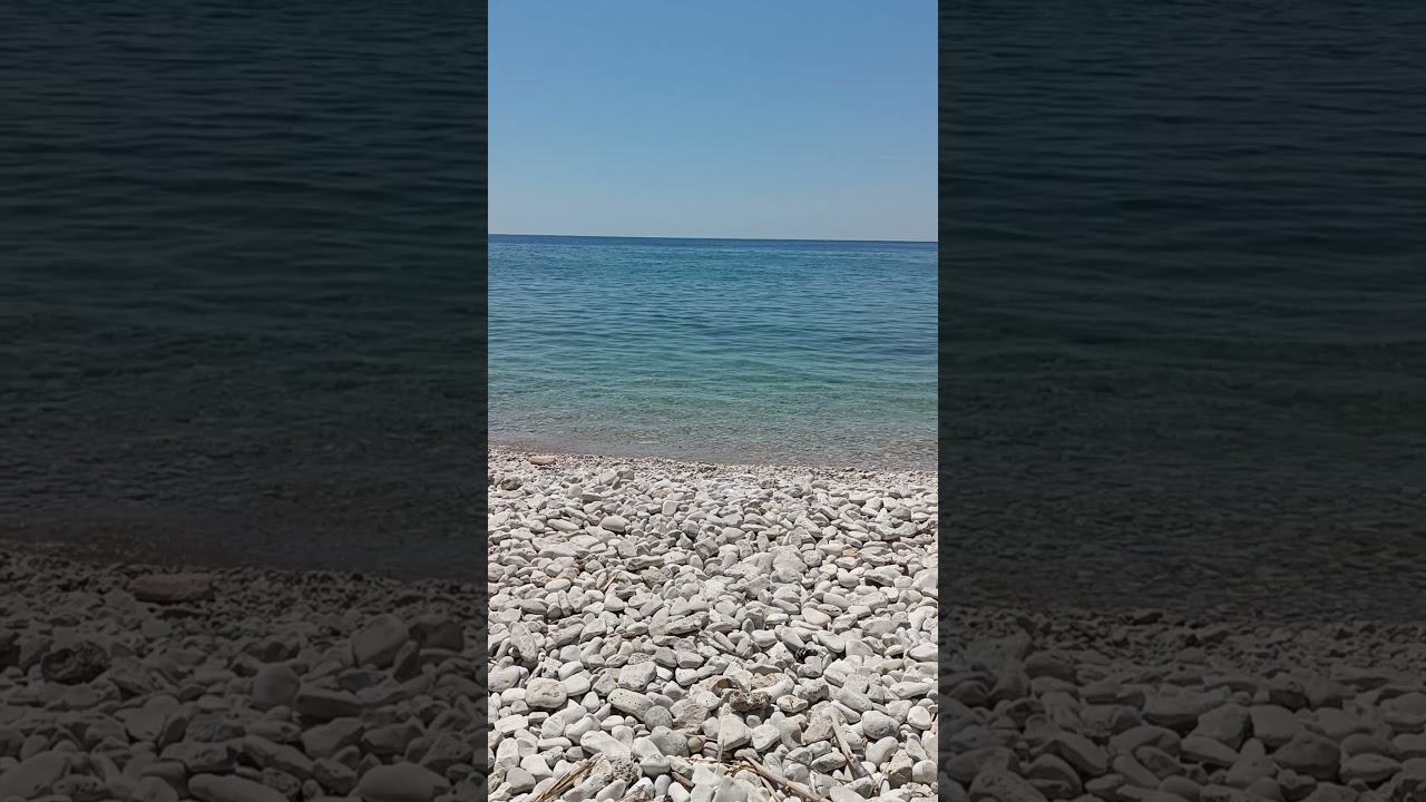 Plaža Amarin kod Rovinja, dio zaklonjen živicom prikladan i za nudiste #shorts #beach #rovinj