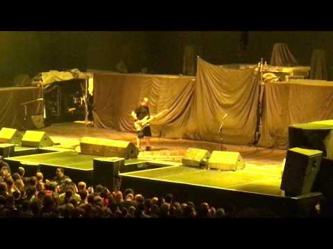 IRON MAIDEN - "STEVE HARRIS - BASS TECH MICHAEL KEENEY" LIVE AT BARCLAYS CENTER BROOKLYN, NY 7/22/17