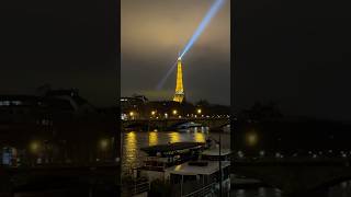 La Tour Eiffel, aussi belle de jour que de nuit  #Paris #toureiffel #eiffeltower