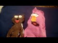Telly Monster And Baby Bear Sings Dreidel