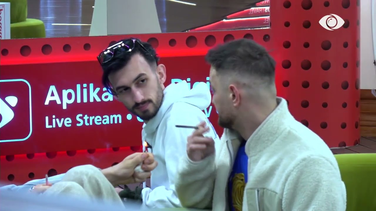 “Të fshehim cigaret”/ Shëndriti diskuton me Kristin dhe Gimbon
