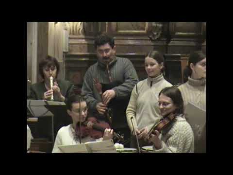 Vianočná omša F dur Juraja Zruneka. Zbor a orchester študentov UKF v Nitre diriguje M. Ž. Mandáková