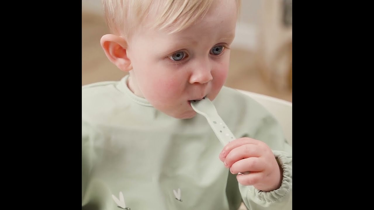 Done by Deer spout/snack cup Foodie Croco Green Done by Deer spout/snack cup Foodie Croco Green