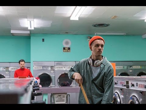 Les Louanges - Pitou (Official Music Video)