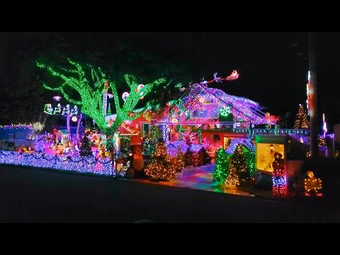 The Sablich Family Brings the North Pole to Florida - The Great Christmas Light Fight
