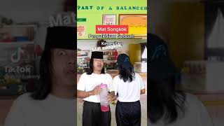 Download lagu Mat songkok dah bahagia mp3
