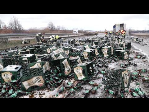 Plötzlich fliegen Bierflaschen – Mega Chaos auf der B93