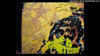 Cosmo Crew - Groove Is Hypnotizin' (Club Mix)