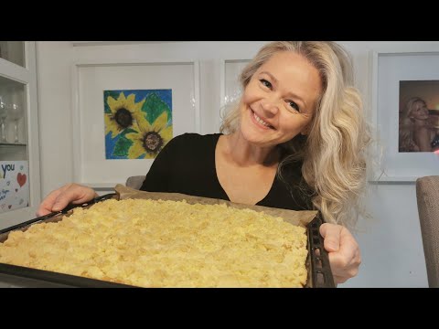 A fluffy crumble cake, melt-in-your-mouth delicious, just like Grandma's! Crumble cake recipe, sh...