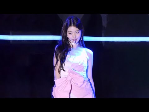 IVE WONYOUNG 'LOVE DIVE' fancam @ 220604 Cheongju