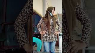 Download lagu Tiktok jilbab SMA cantik mp3