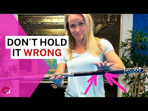HOW to HOLD the pool cue right