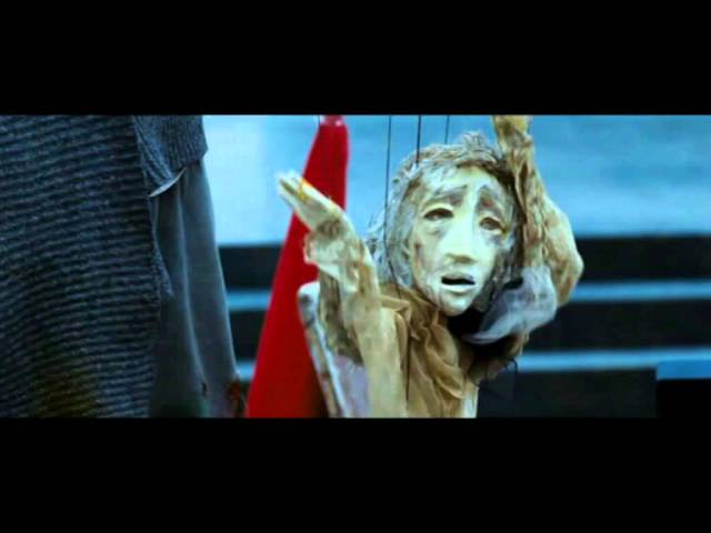 группа пикник кукла с человеческим лицом. песня кукла с человеческим лицом исполнитель. кукла лицо с человеческим лицом. кукла с нечеловеческим лицом. группа пикник кукла с человеческим лицом.