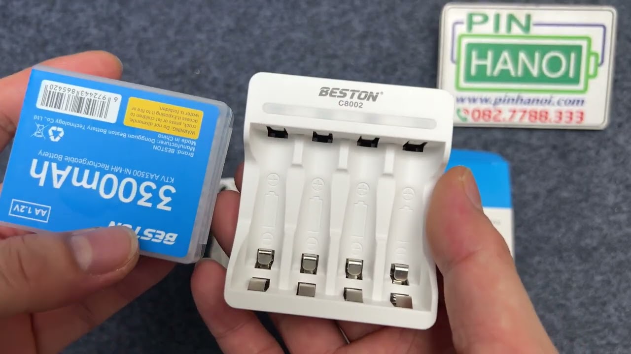 Chargeur de piles électrique à 4 emplacements avec écran Led video thumbnail