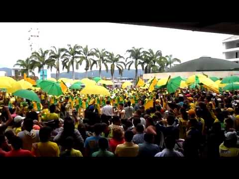 "La banda del leopardo, al ritmo de una pasion, fortaleza leoparda sur 2014" Barra: Fortaleza Leoparda Sur • Club: Atlético Bucaramanga • País: Colombia