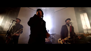 PIL y los VIOLADORES de la LEY &quot;Casa Roja&quot; (Video oficial HD)