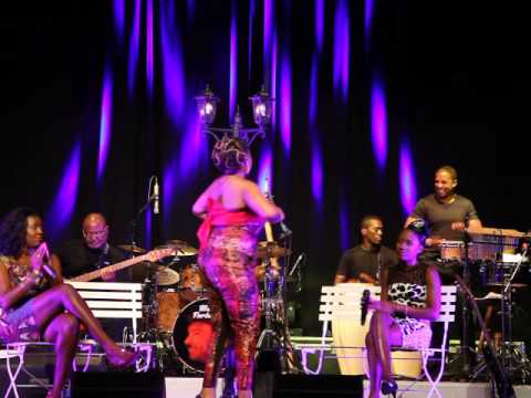 Patricia Faria & Banda Maravilha - Nguxi (Show do Mes)