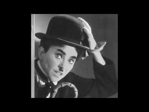 MED STOK OG MED HAT - Marguerite Viby med Inger Christrup og Ole Jacobsen ved flyglerne 1953