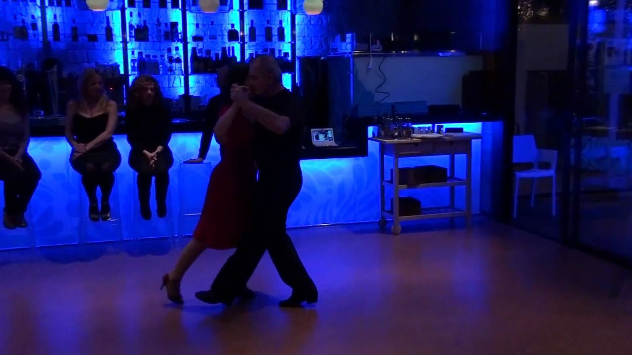 Juana García y Julio Robles - "El vals de los quince años"