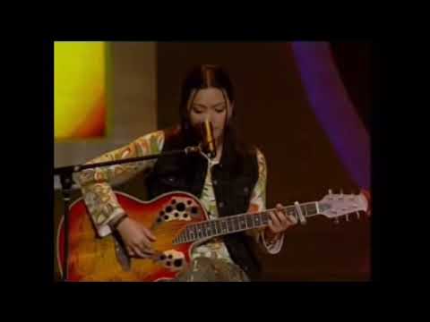 Linda Nanuwil - Leaving on the jet plane (Guitar) Konsert AF2 Minggu Ke-3 (2004)