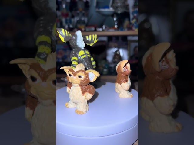 Vídeo relacionado con Comic Studio | Gremlins Camiseta | Artículo Licenciado Oficial | Gizmo | Negro | L