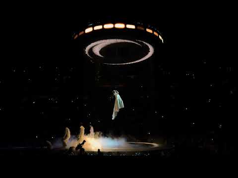 Ariana Grande - &ldquo;supernatural&rdquo; live Oakland Day 3 2026