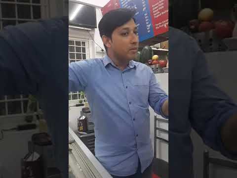 Demonstração em vídeo na lassi shop cum al fab zone cafe