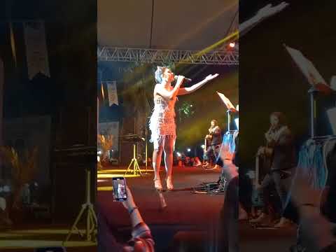 Melek Mosso - Kirpiklerin
