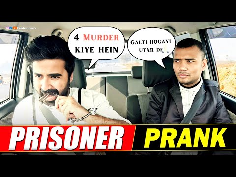 Kaidi Ki Gaadi Mein Phans Gaye | Keede Makode #carprank #prank #comedy #funny