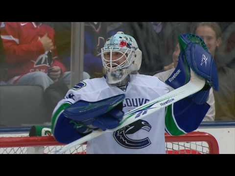 Raycroft Celebrates Impending Victory Over Toronto With Fans