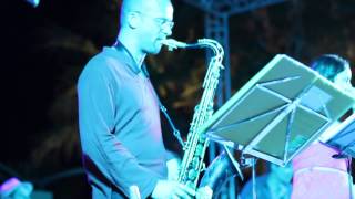 Solo Tenor Saxophone - Sex Machine (James Brown Cover) Ginger Spring & Show