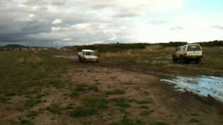 preview picture of video 'Ford courier 4x4 playing in the mud.'