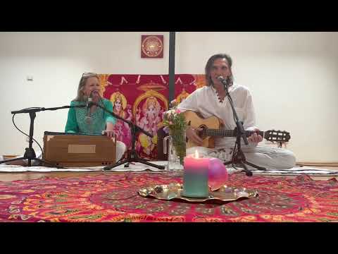 Mantrasingen Juni 22, im Shriyantra