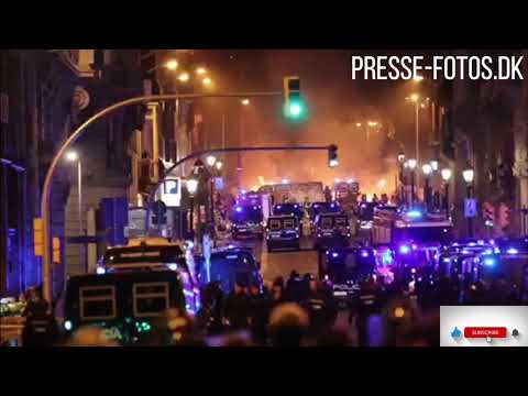 Voldsomme gadekampe i Barcelona fredag aften og natten til lørdag.  Presse-fotos.dk har to udsendte