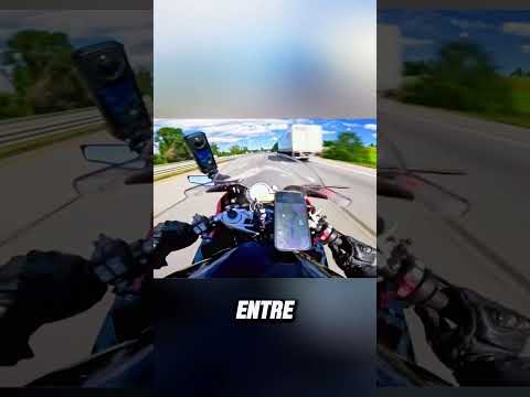 Motociclista tenta alcançar amigos