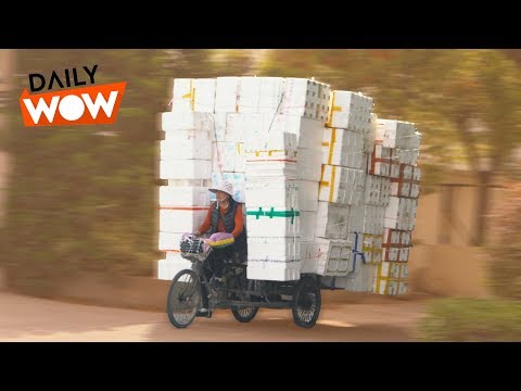 Watch 400 boxes transported on a single bike ride.