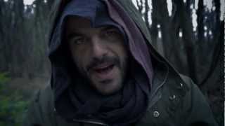 Senza Sorridere Lyrics English Translation