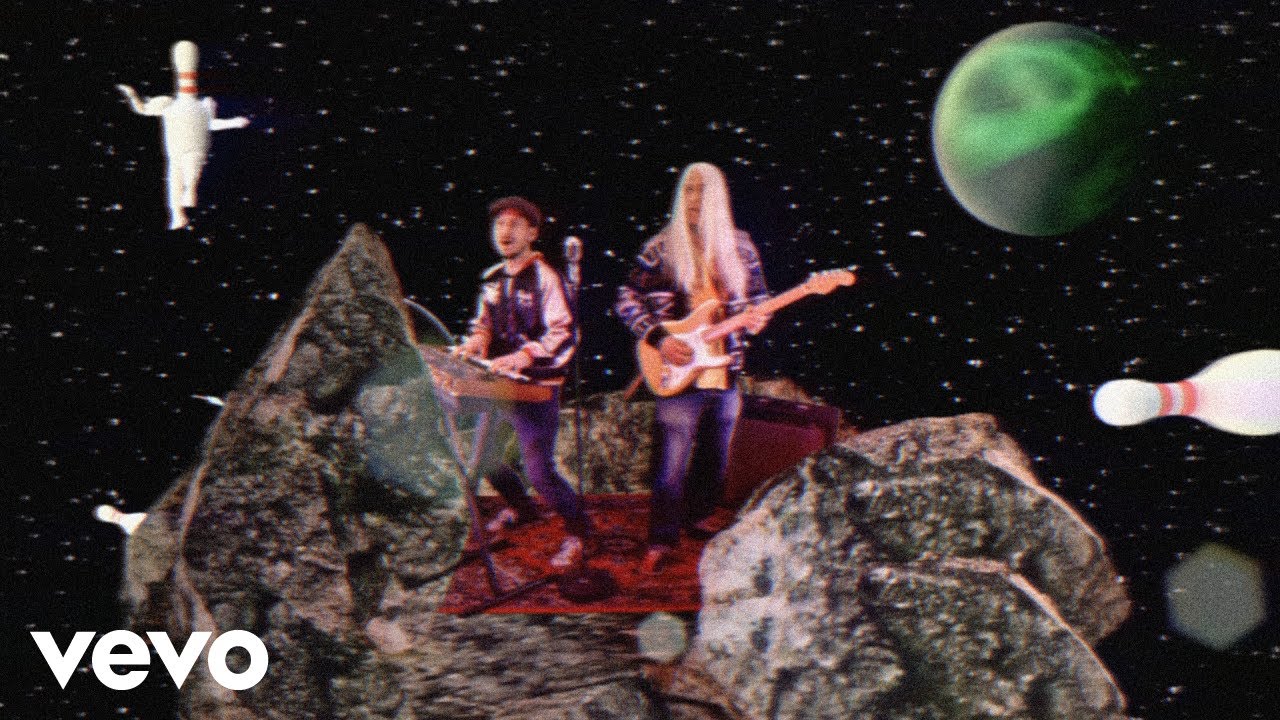 Young Gun Silver Fox - Rolling Back (Official Video) - YouTube