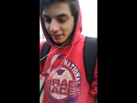 Haciendo bromas en la calle\\lo chilenos po