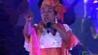 Totó la Momposina en Premios Nuestra Tierra