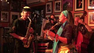 Joan Henry &amp; SPIRITED: Straighten Up &amp; Fly Right