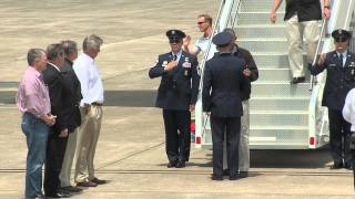 preview picture of video 'Governor Beebe greets President Obama'