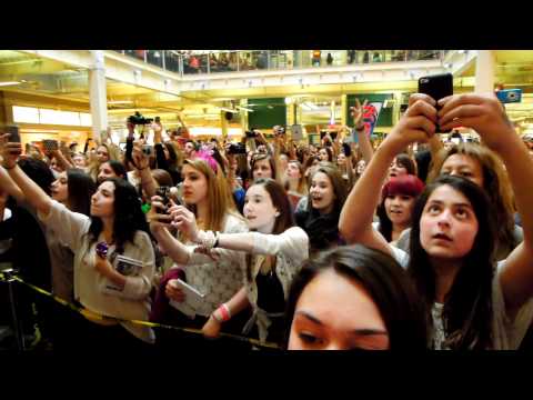 One Direction - Palisades Mall