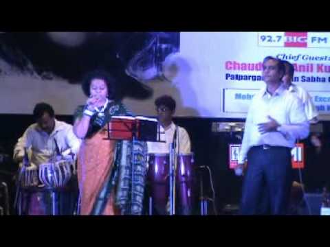 Sumita Saksena & Zorawar singing 'Kuhu Kuhu' at Rafi Nite 21 July 2012