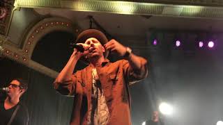 Mat Kearney “Heartbeat” Grabs wife’s phone!