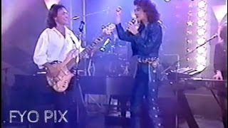 CÉLINE DION &amp; BREEN LEBOEUF 🎤🎤 Mes Blues Passent Pus Dans Porte 🎶 (Live) 1989