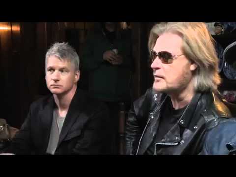 John Rzeznik and Daryl Hall - Dinner (Live From Daryl's House).mp4