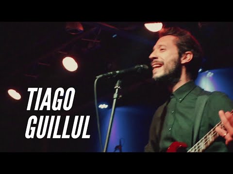 Tiago Guillul - Beijas Como uma Freira || Ao vivo no B Leza