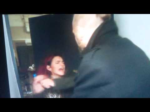 Joe schlägt Theo Berlin Tag & Nacht 04.16