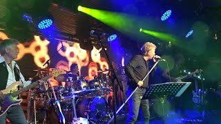 JONES GANG "Stay With Me" Under The Bridge Chelsea  2016 by rob yalden